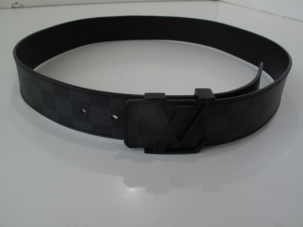 サンチュール・LV イニシアル 40MM